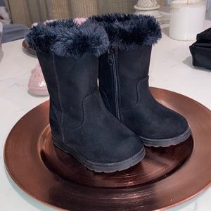 Black little girl winter boots size 6